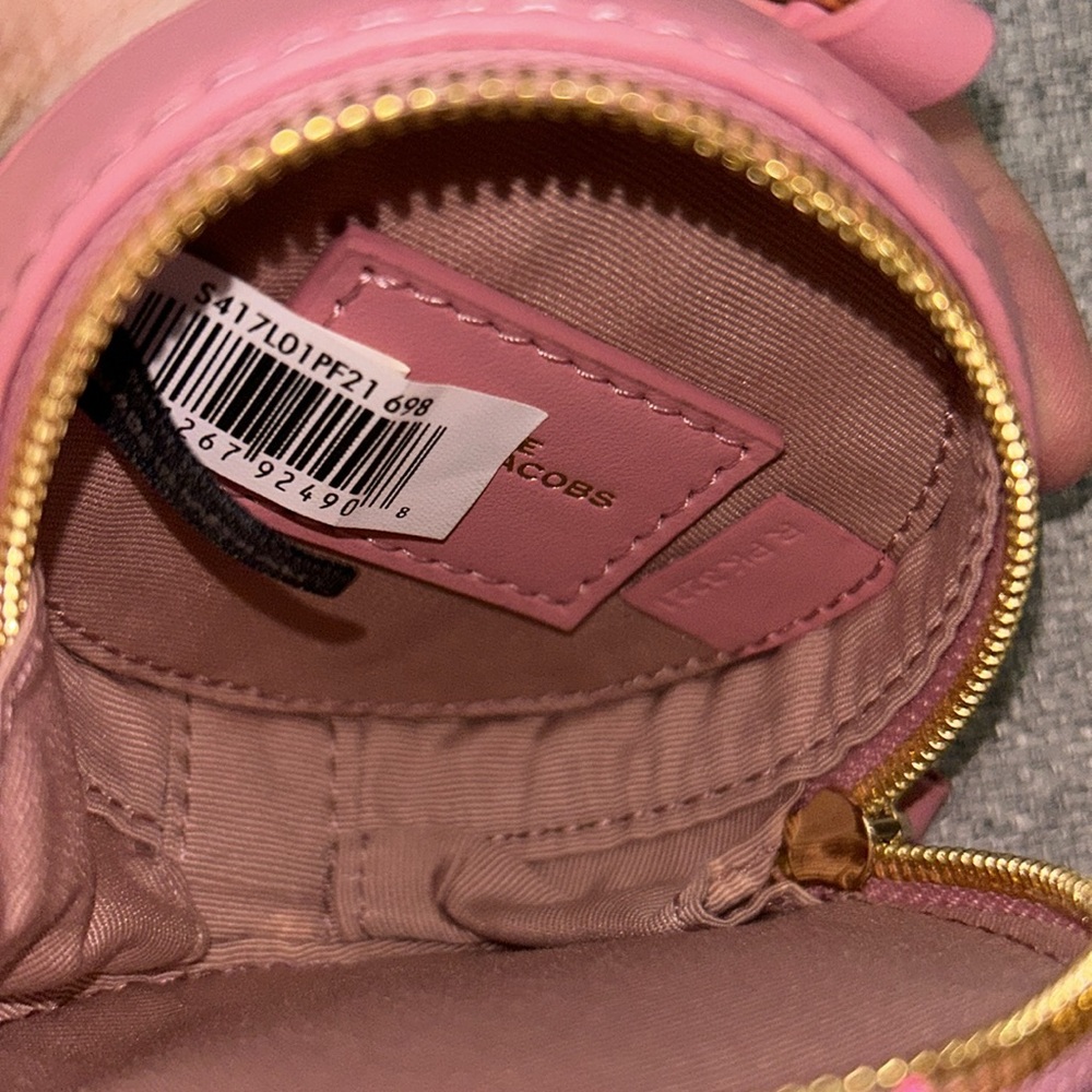 Marc Jacob Coin Key Chain - Picture 3 of 4